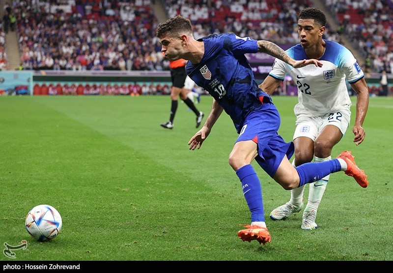 Jude Bellingham marking Christian Pulisic at the 2022 World Cup